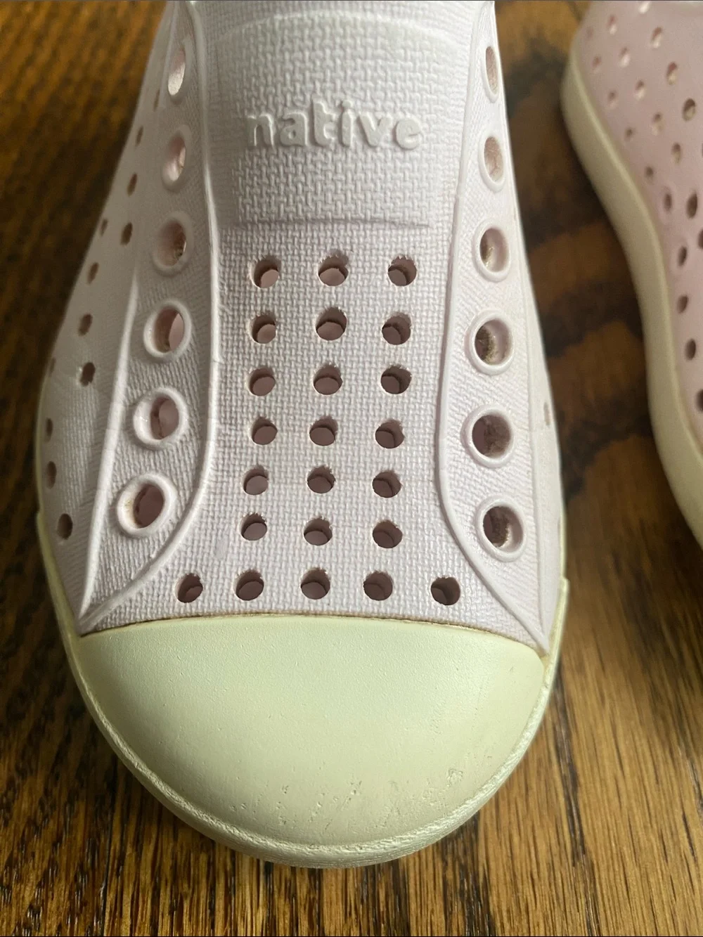 Kids’ Native Jefferson pink/cream slip on sneakers, size 6. Great condition.